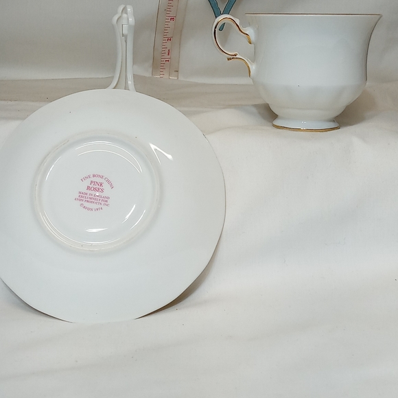 1974 AVON PINK ROSES and GOLD ACCENTS TEA CUP and SAUCER SET FINE BONE CHINA - Picture 2 of 5
